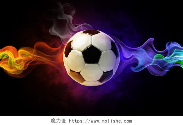 黑底背景红蓝烟雾火焰中的足球比赛